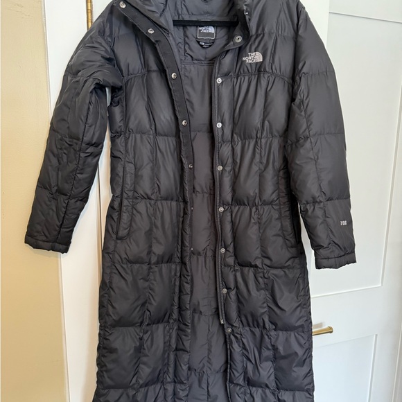 The North Face Jackets & Blazers - The North Face Women's Black Puffer Coat 700